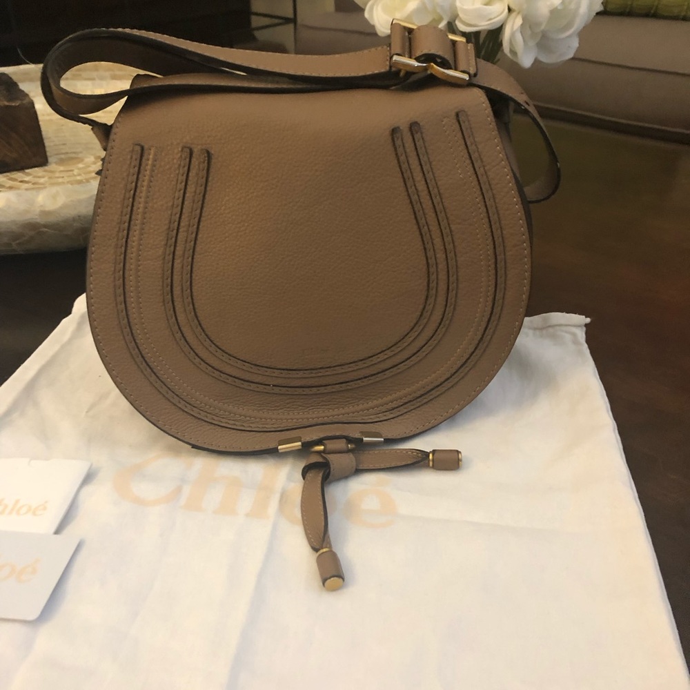 Chloe’ Marcie Crossbody  Medium Great condition.